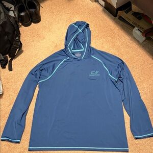 Vineyard Vines performance/swim hooded shirt size M
